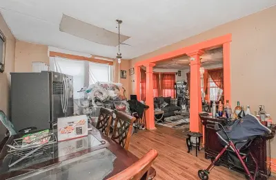 Arverne Family Residence